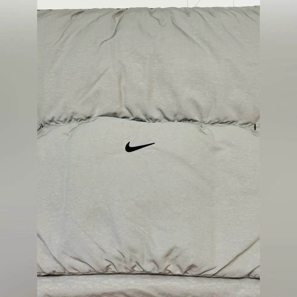 NWT Nike Therma-Fit Quilted Running Wrap in Gray Haze